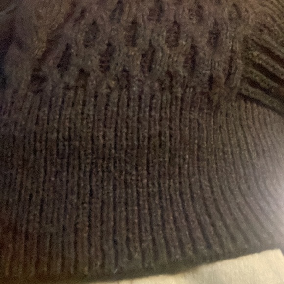 Thick & soft black sweater - Picture 9 of 16